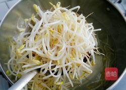 绿豆芽炒肉的做法图解3