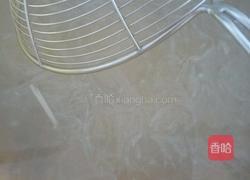 凉拌粉丝金针菇的做法图解2