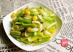 百合银杏炒西芹的做法图解12