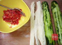 凉拌黄瓜腐竹的做法图解1