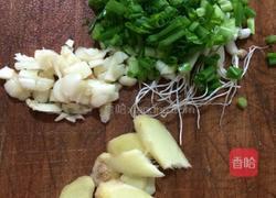 大骨萝卜汤的做法图解2