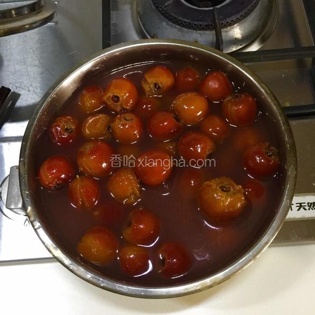 山楂晾凉即可食用，放入冰箱冷藏一下，味道更佳