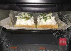 Illustration of how to make foam toast eggs 8