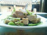 芹菜炒豆腐的做法[图]
