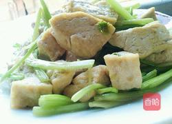 芹菜炒豆腐的做法图解6