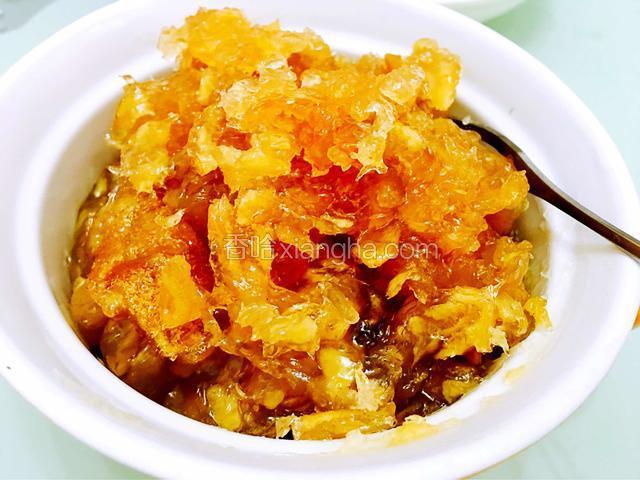 好了，喜欢吃甜的可多加点糖，我喜欢天然果酸味，就没放太甜，因为苹果会出水，所以加少许生粉黏稠点。
