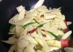 枸杞茭白的做法图解3