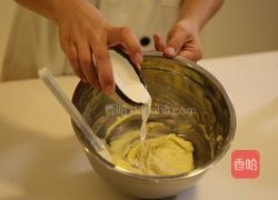 纸杯蛋糕的做法图解2