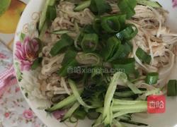 油泼金针菇的做法图解2