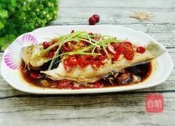 大蒜辣椒蒸鲈鱼的做法图解10