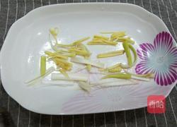 大蒜辣椒蒸鲈鱼的做法图解2