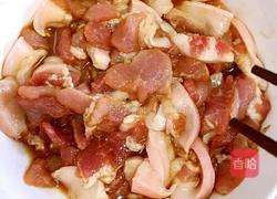 包菜五花肉蒸饭的做法图解1