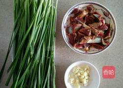 鸭胗炒韭菜的做法图解1