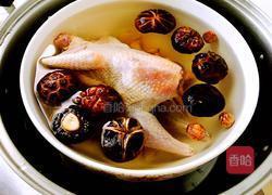 香菇仁片炖鹧鸪的做法图解3