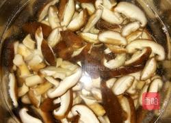 香菇肉酱的做法图解3