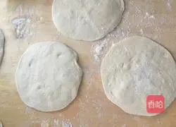 Illustration of how to make wild vegetable pot stickers 5