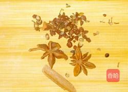 五香鹌鹑蛋的做法图解2