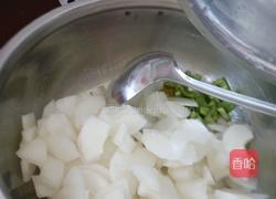 老黄瓜炒辣椒的做法图解5