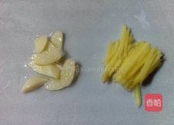 烧肉炒卷心菜的做法图解3