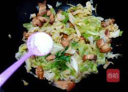 烧肉炒卷心菜的做法图解8