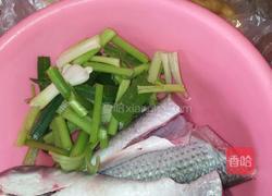 炸豆腐焖鱼的做法图解1