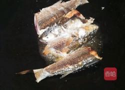 炸豆腐焖鱼的做法图解3