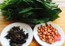 老醋菠菜木耳花生米的做法图解1
