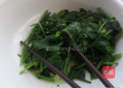 老醋菠菜木耳花生米的做法图解5