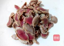 酸菜炒鸡胗的做法图解2