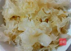 红枣核桃银耳汤的做法图解3