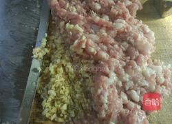 韭菜猪肉包的做法图解5