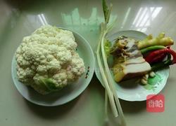 风吹腌肉炒花菜的做法图解1