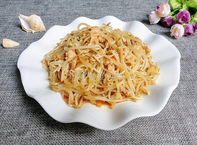 瘦肉炒绿豆芽