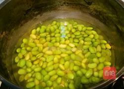 酸菜肉丁炒毛豆的做法图解2