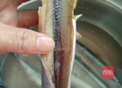 干煎秋刀鱼的做法图解3