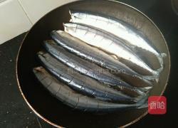 干煎秋刀鱼的做法图解7