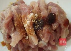 椒盐脊里肉的做法图解1