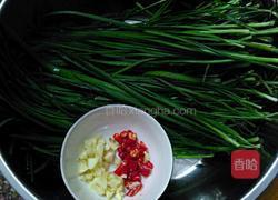 炒韭菜的做法图解1