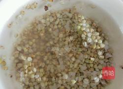 荞麦粥的做法图解1