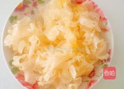 银耳红枣苹果汤的做法图解1