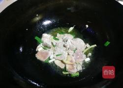 榛蘑炖豆腐的做法图解4