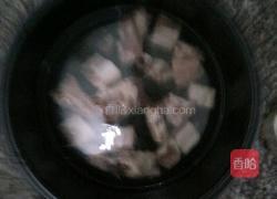 蒜末糖醋排骨的做法图解1