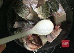 豆腐炖鱼的做法图解3