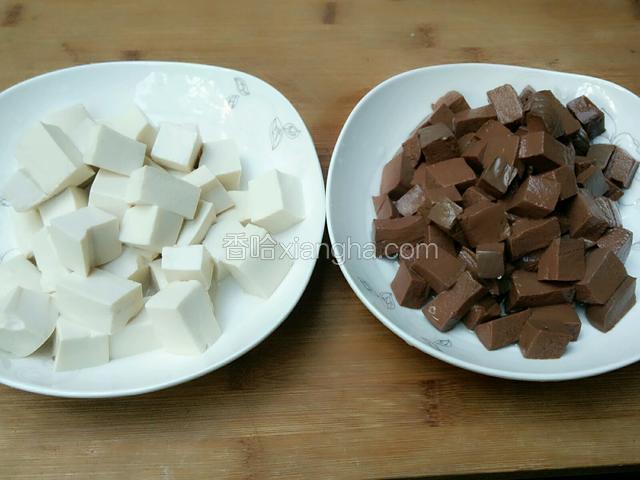 打成小块，再次掏洗，除去碎沫