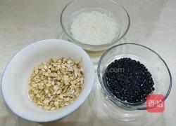 黑米燕麦莲子粥的做法图解3
