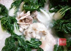 猪骨奶白菜汤的做法图解5