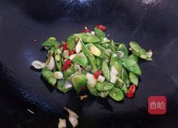 五花肉炒扁豆的做法图解10