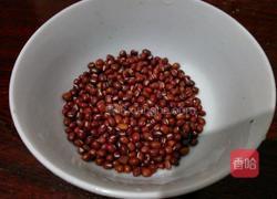 红豆核桃小米粥的做法图解1