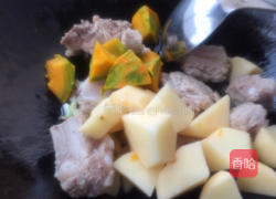 红烧排骨南瓜土豆的做法图解8