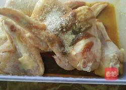 沙姜粉脆皮鸡翅的做法图解1